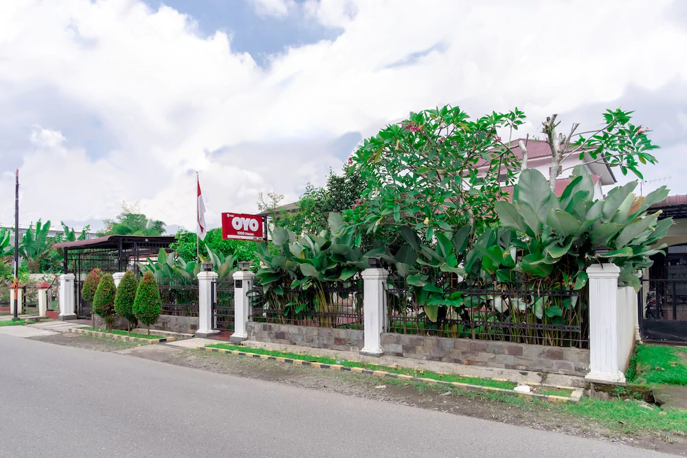 Medan Guest House by OYO Rooms