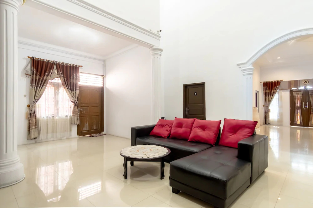 Medan Guest House by OYO Rooms