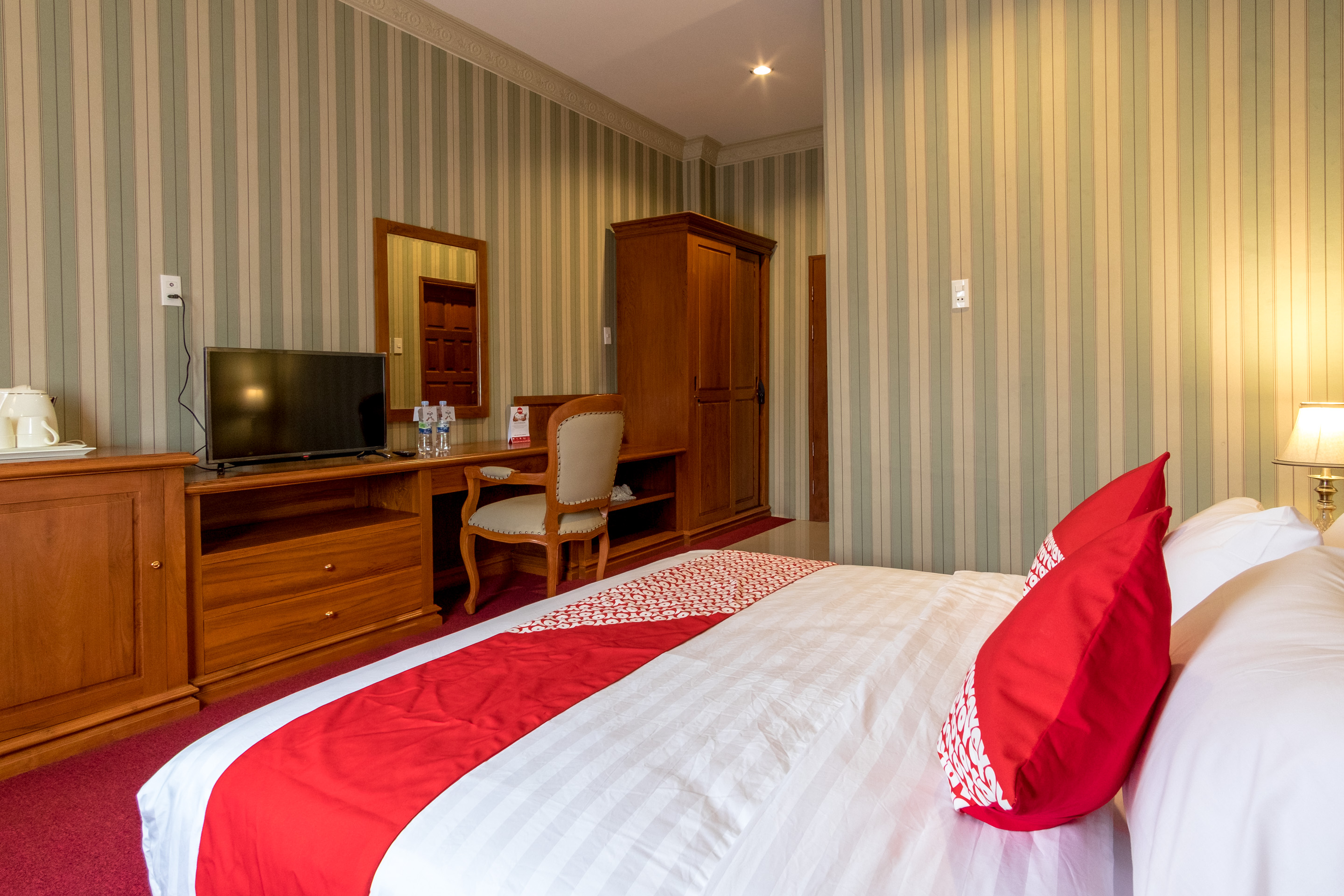 Mutiara Hijau Suites Syariah By OYO Rooms