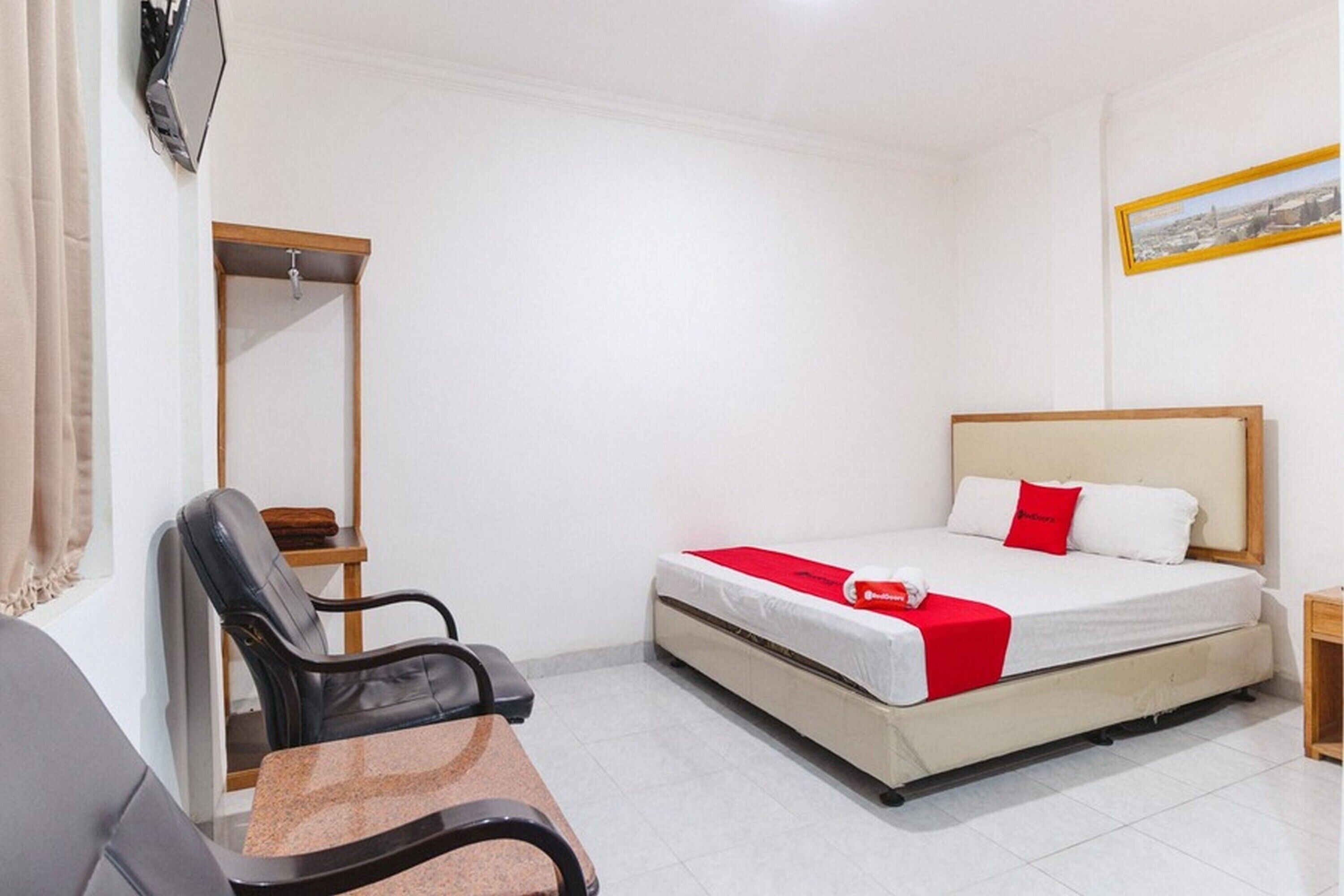 New Residence Mojopahit by RedDoorz