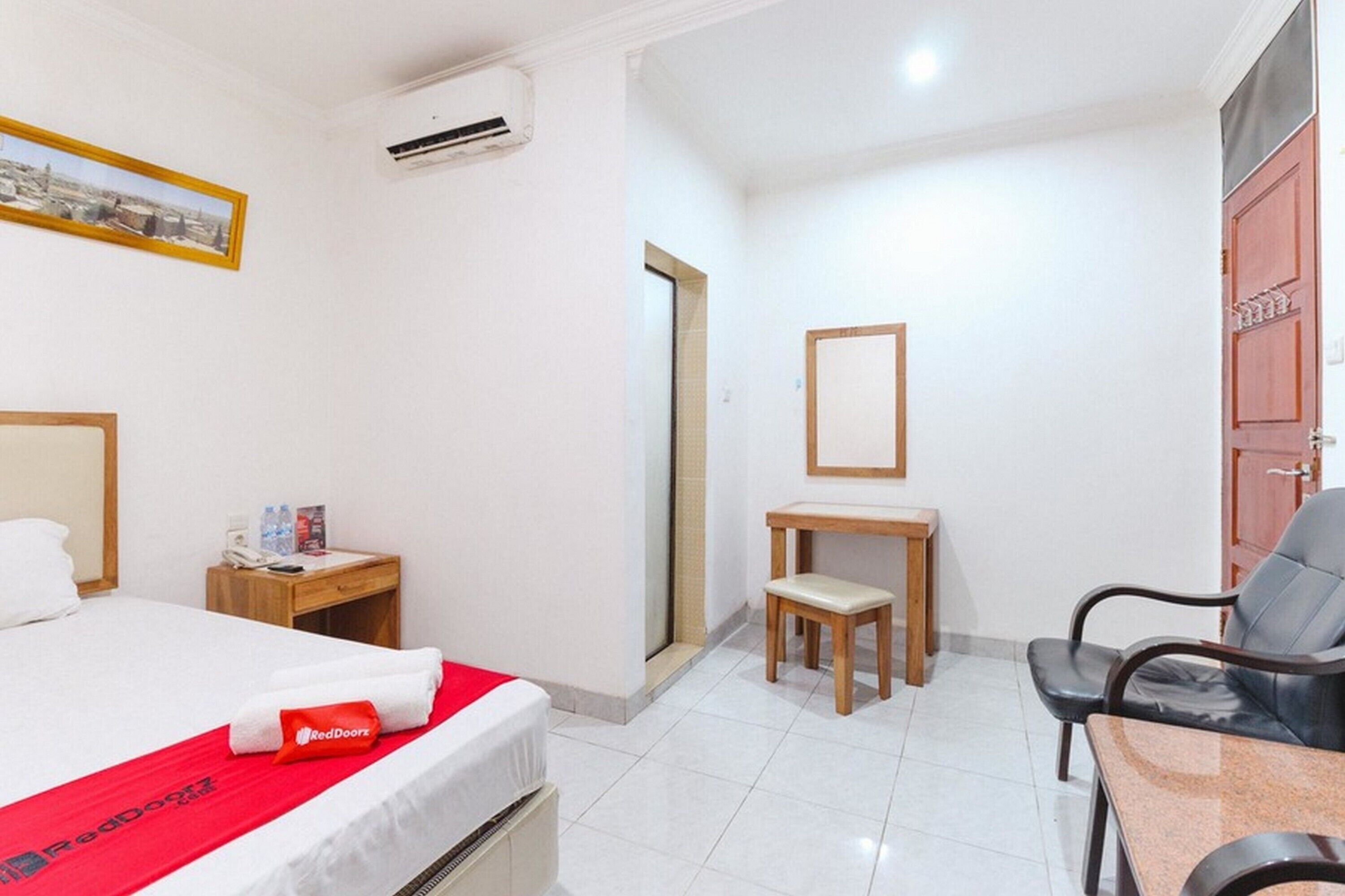 New Residence Mojopahit by RedDoorz