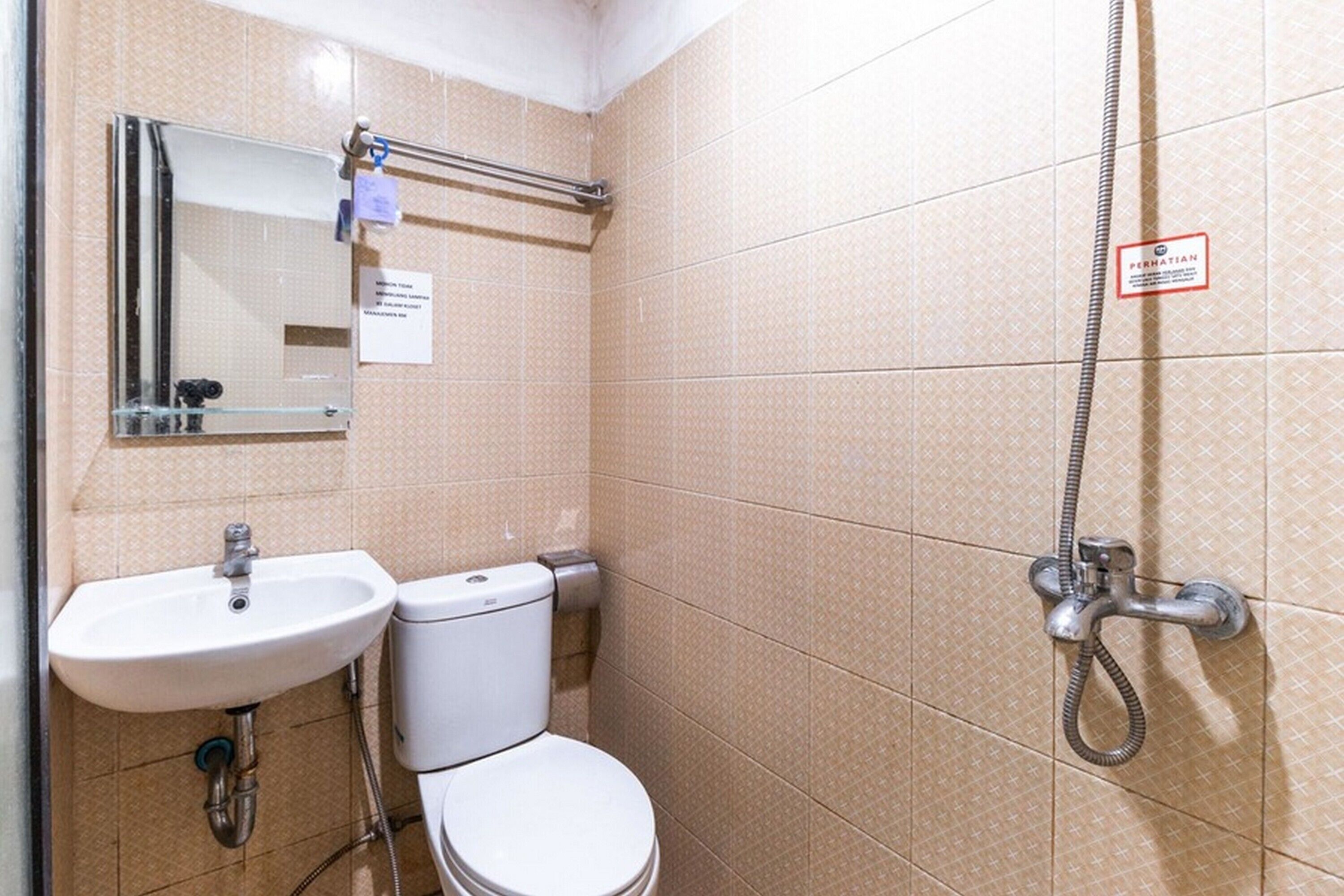 New Residence Mojopahit by RedDoorz