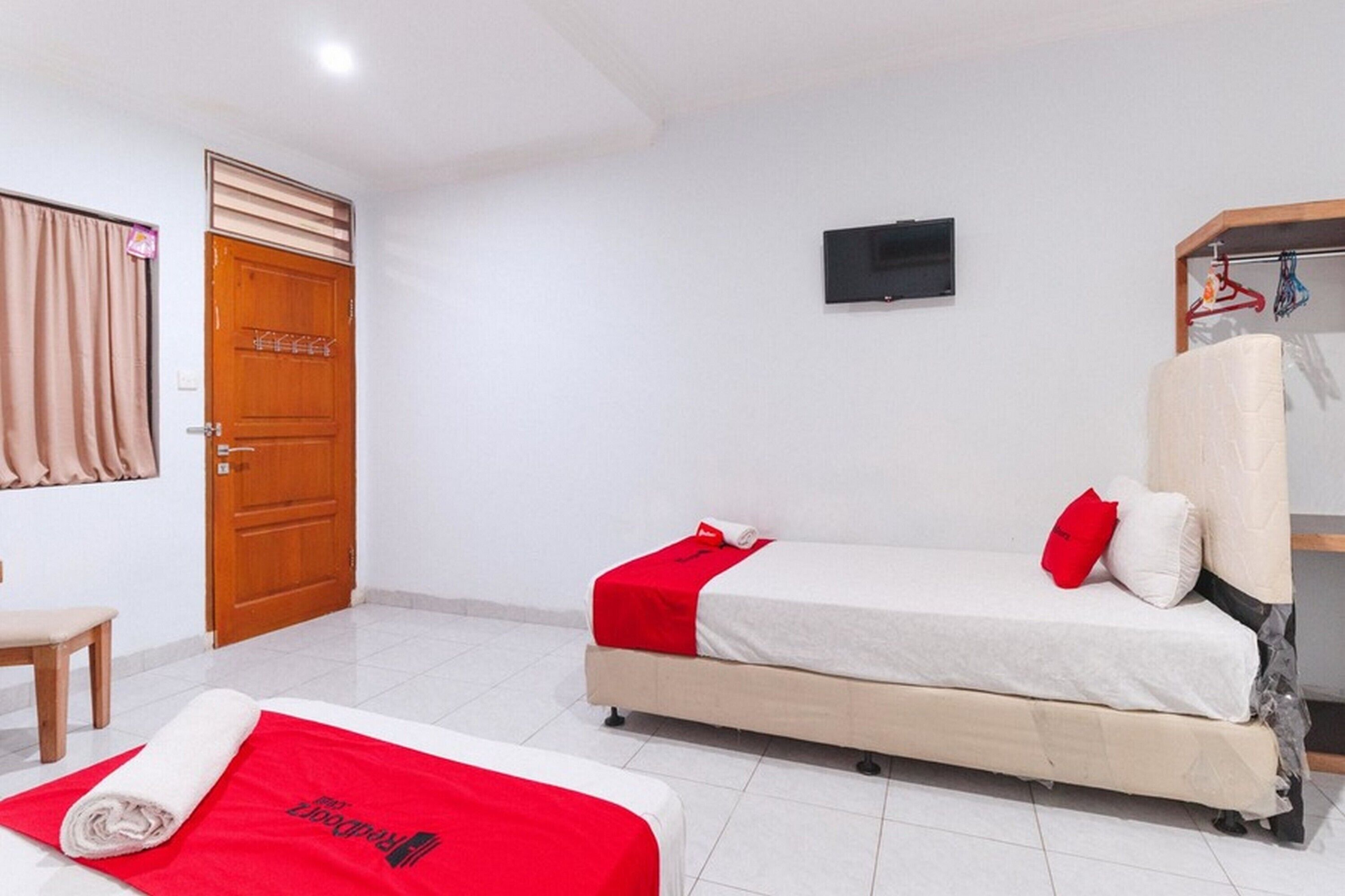 New Residence Mojopahit by RedDoorz