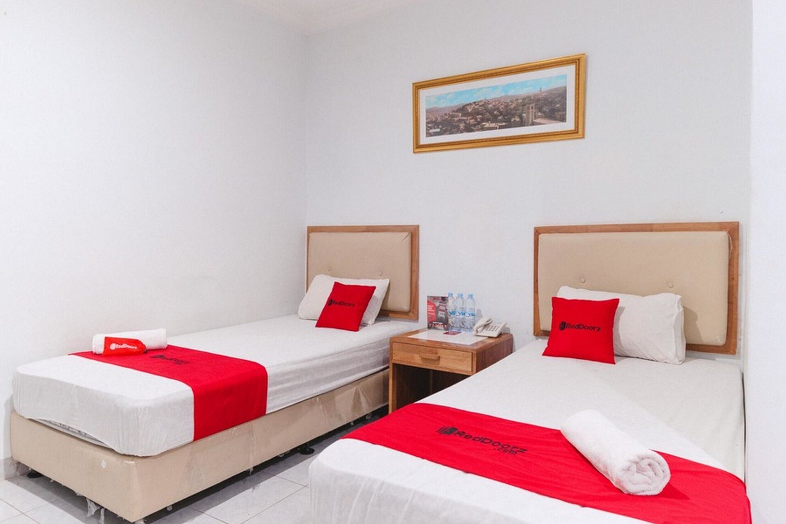 New Residence Mojopahit by RedDoorz