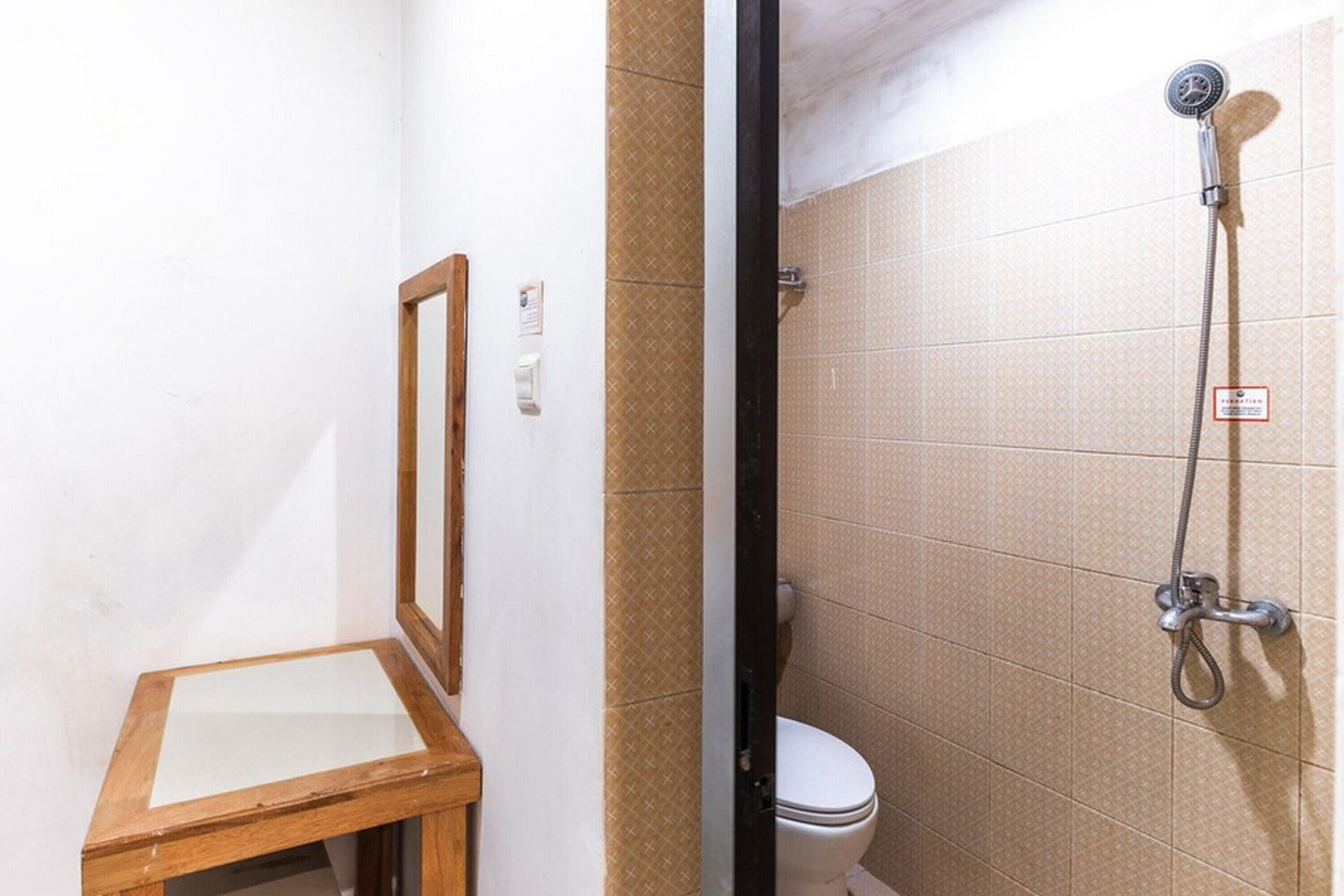 New Residence Mojopahit by RedDoorz