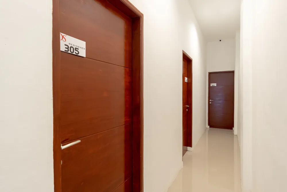Os Residence by OYO Rooms