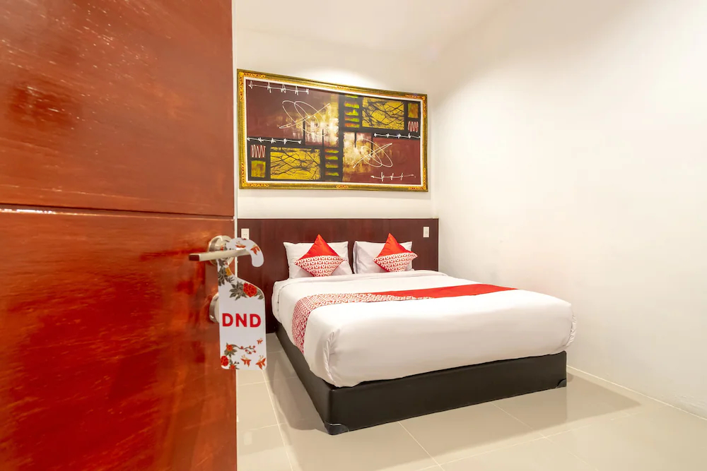 Os Residence by OYO Rooms