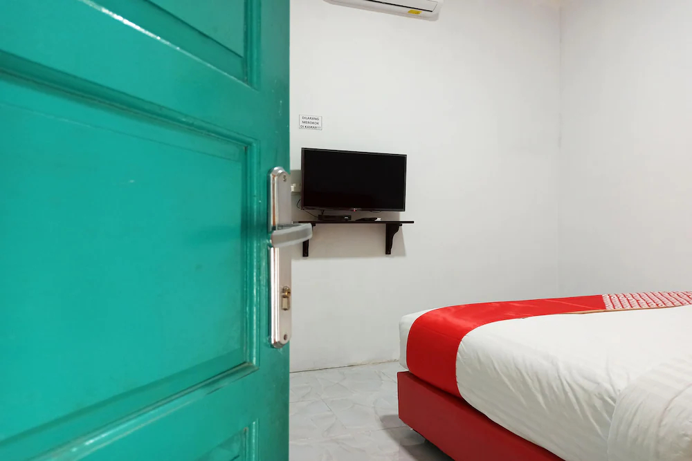 Os Residence by OYO Rooms