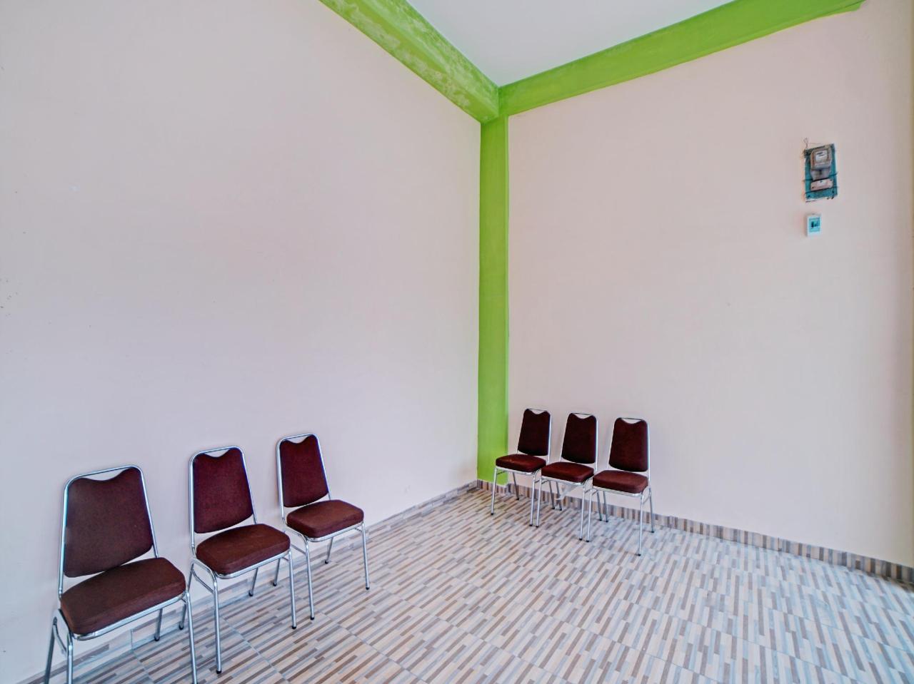 OYO 90500 Teratai Residence