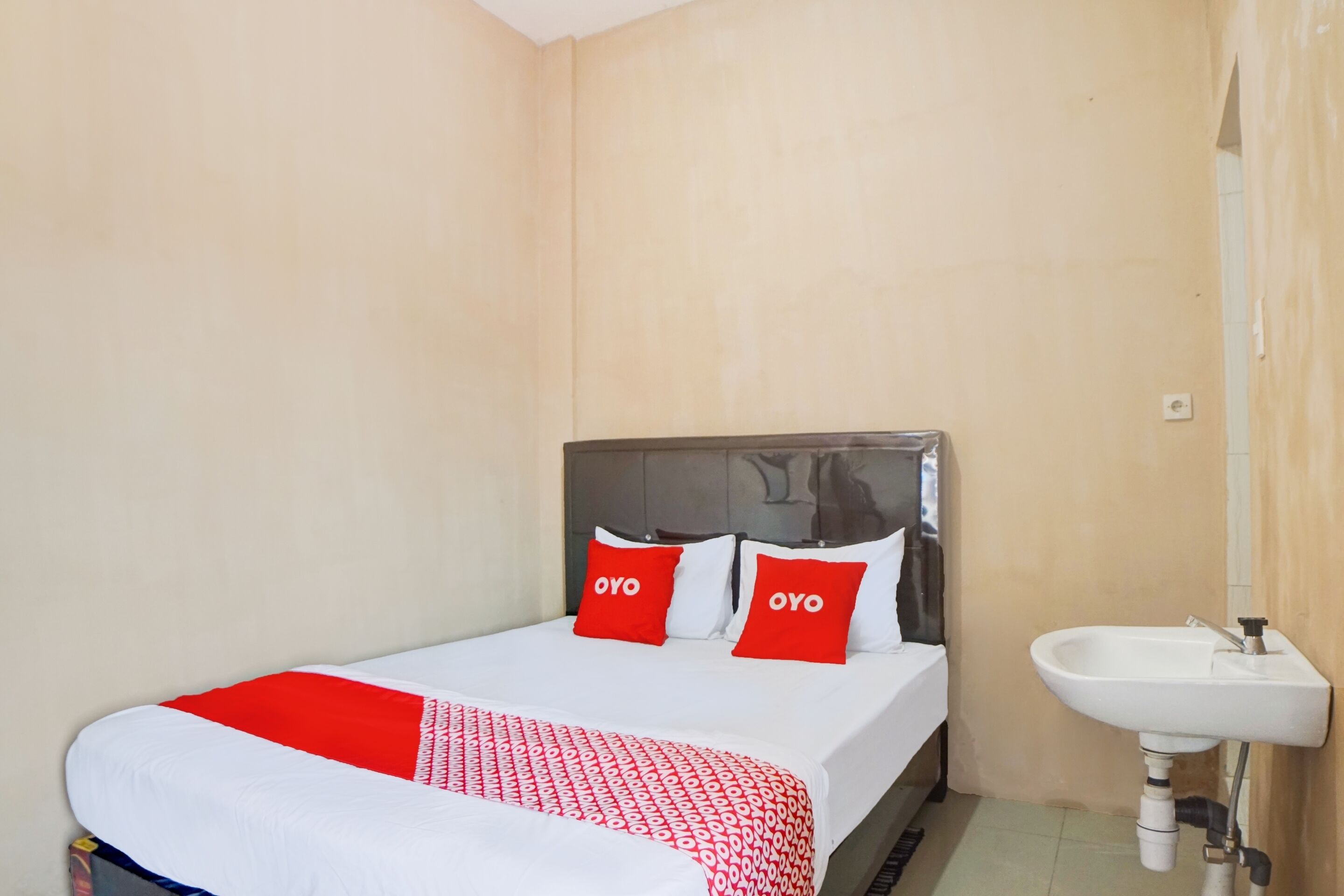 Penginapan Syariah Faster Inn by OYO