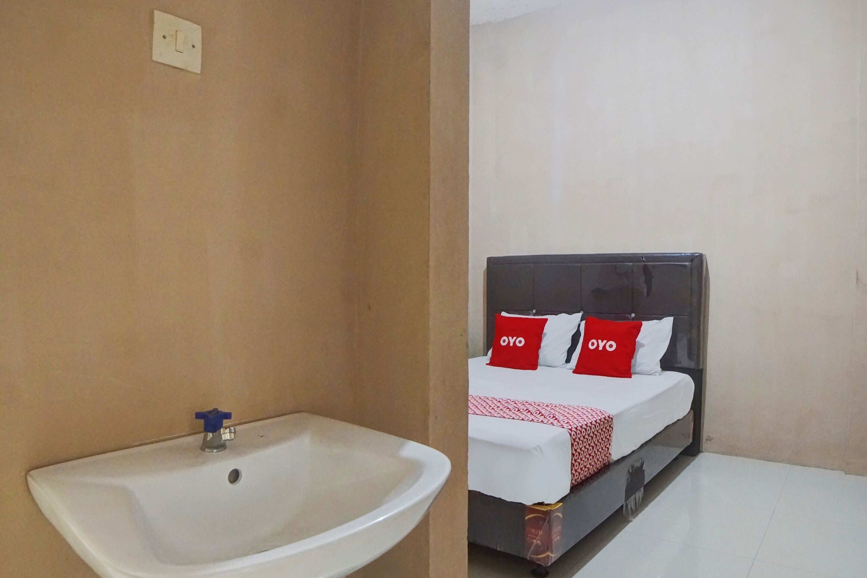 Penginapan Syariah Faster Inn by OYO