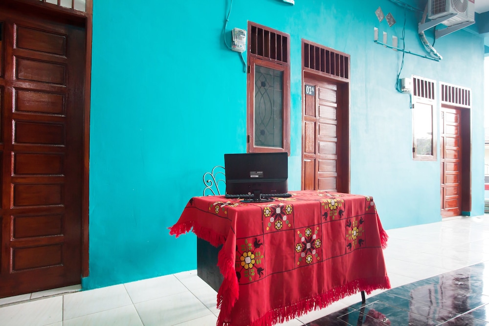 Pondok Indah Residence by OYO Rooms