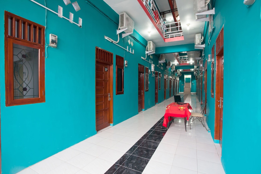 Pondok Indah Residence by OYO Rooms