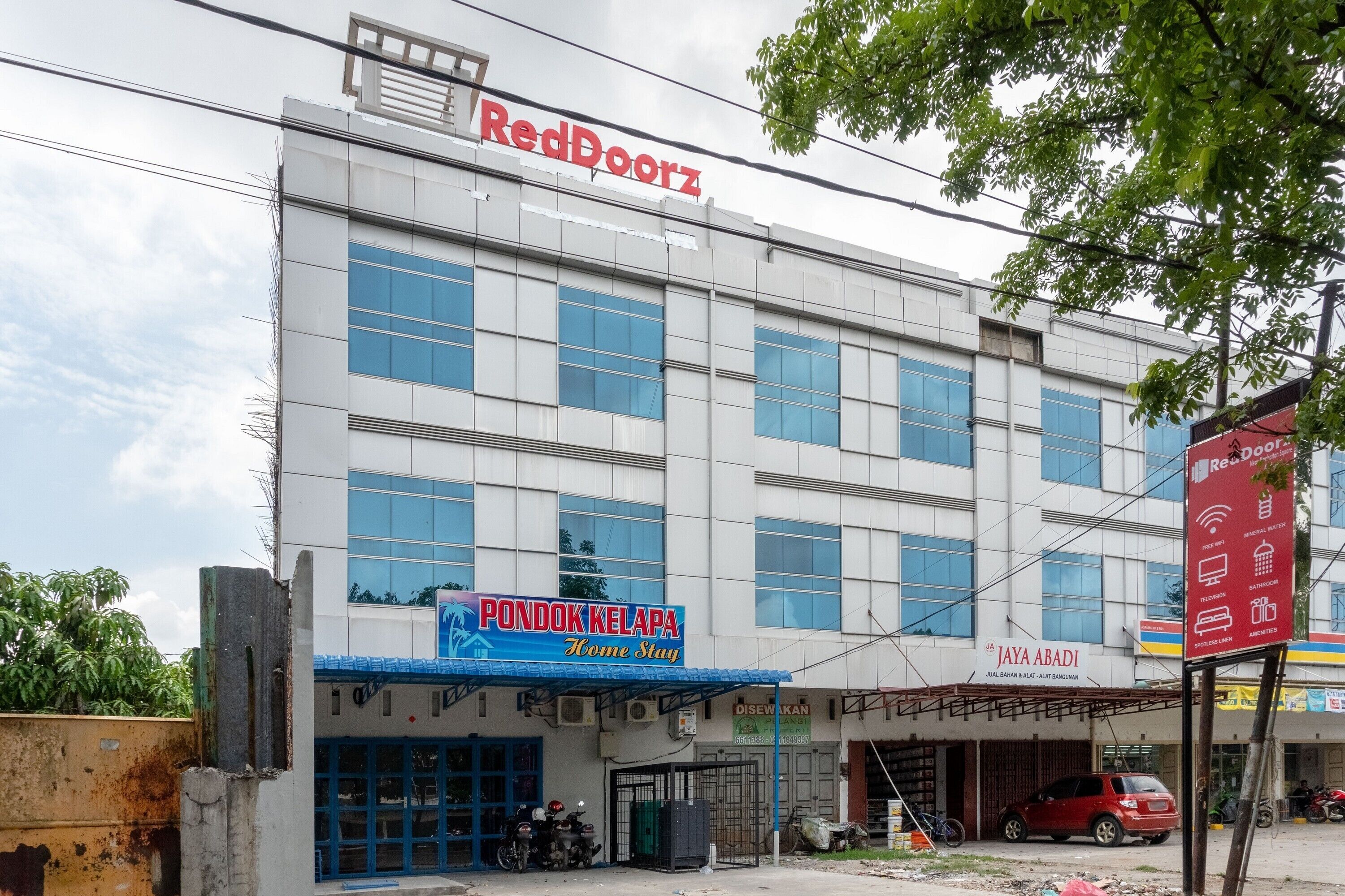 Pondok Kelapa Homestay by RedDoorz