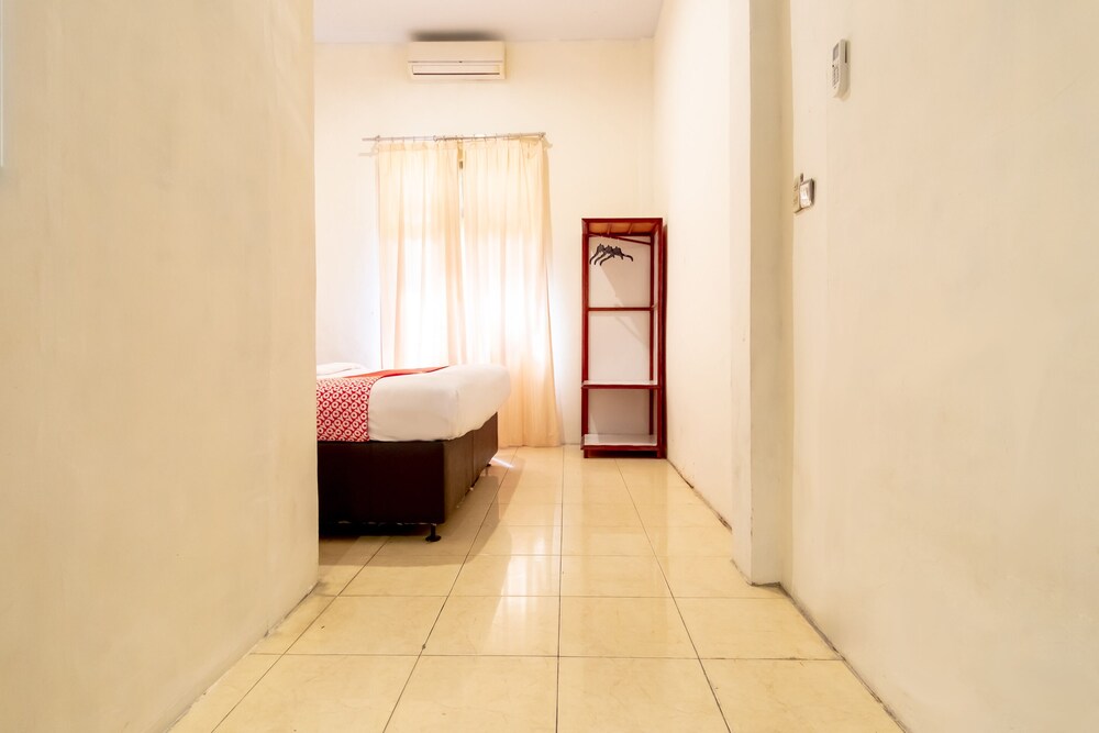 Pondok Wisata Istana Xi by OYO Rooms