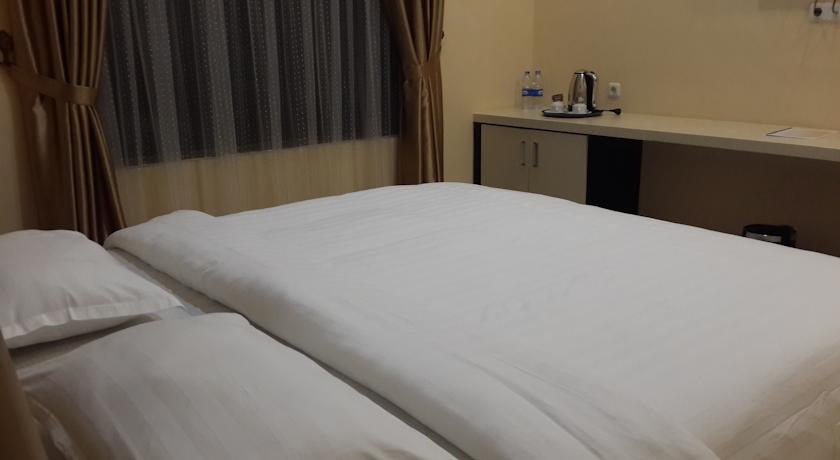 Raz Hotel and Convention