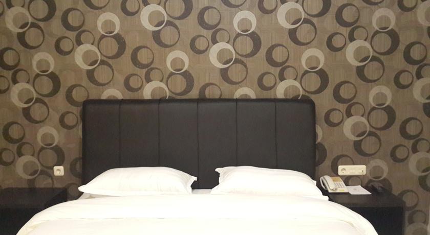 Raz Hotel and Convention