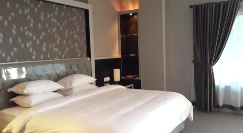Raz Hotel and Convention