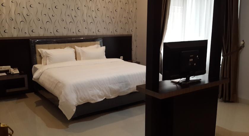 Raz Hotel and Convention