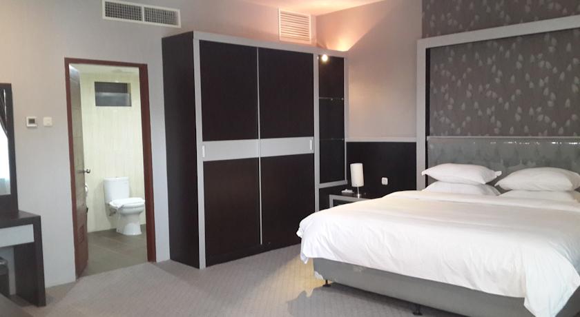 Raz Hotel and Convention