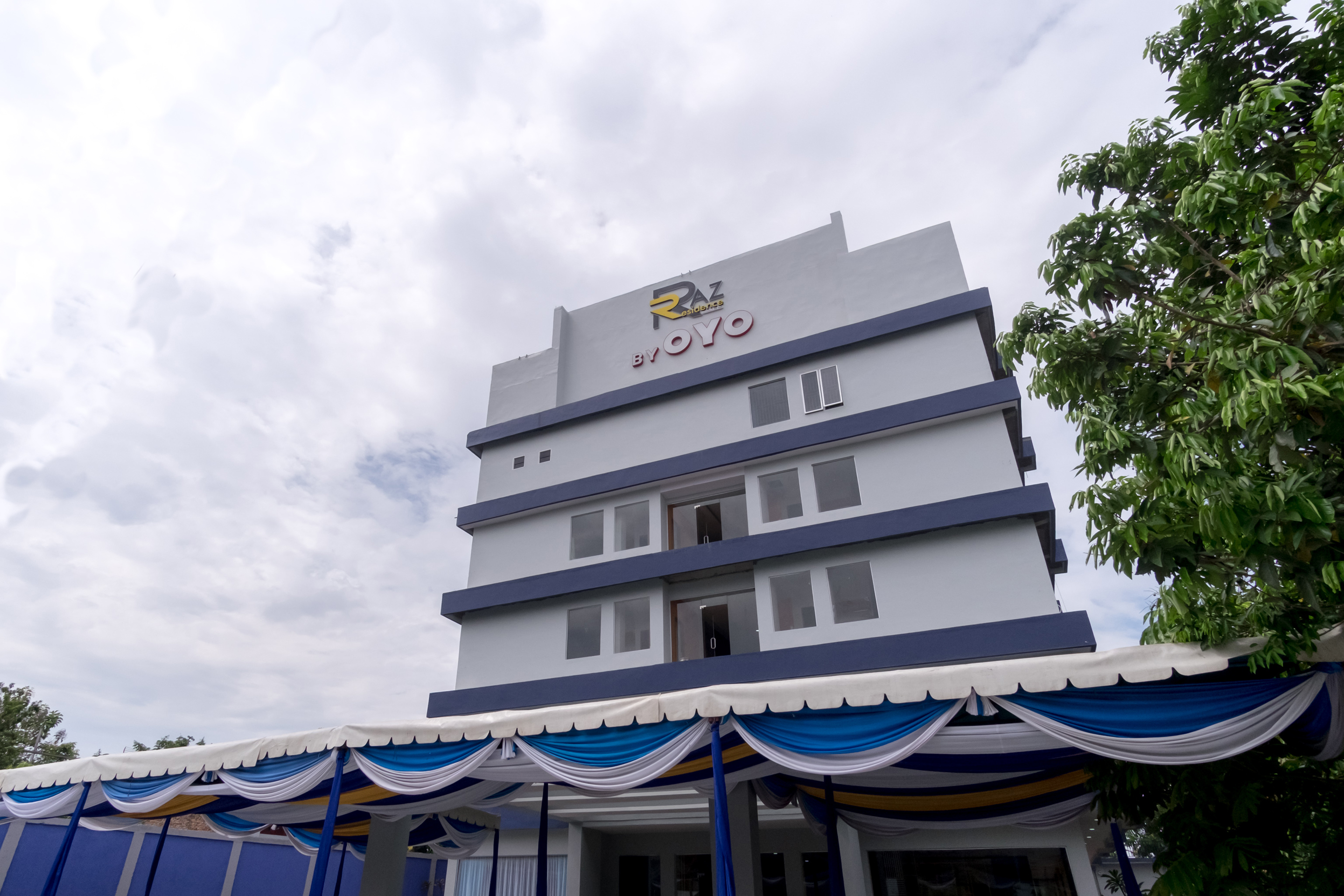 Raz Residence By OYO Rooms