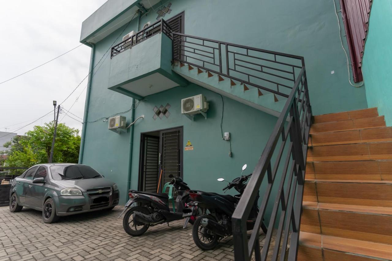 RedDoorz Near Brastagi Supermarket Medan