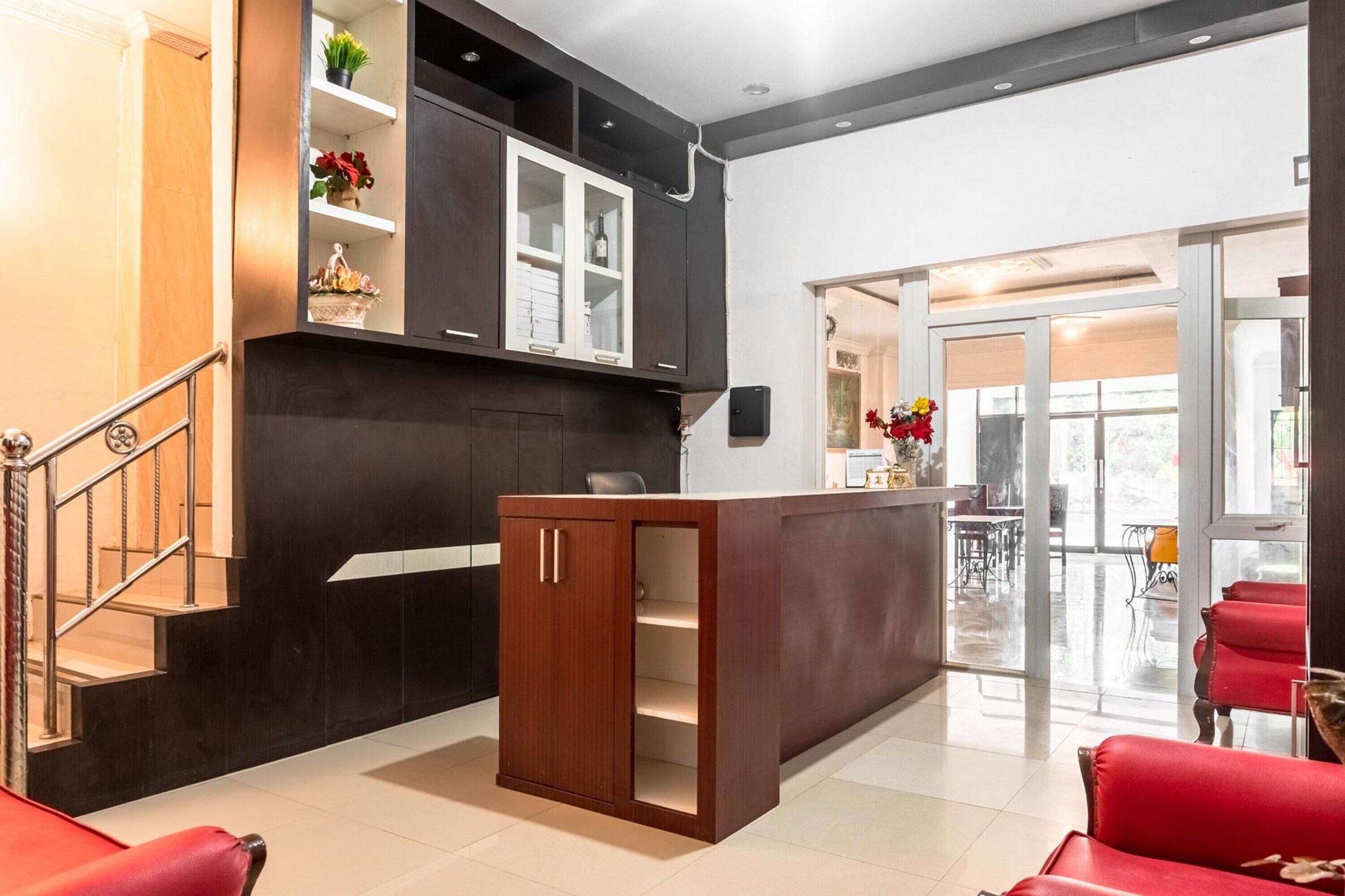 Abadi Hotel By Reddoorz