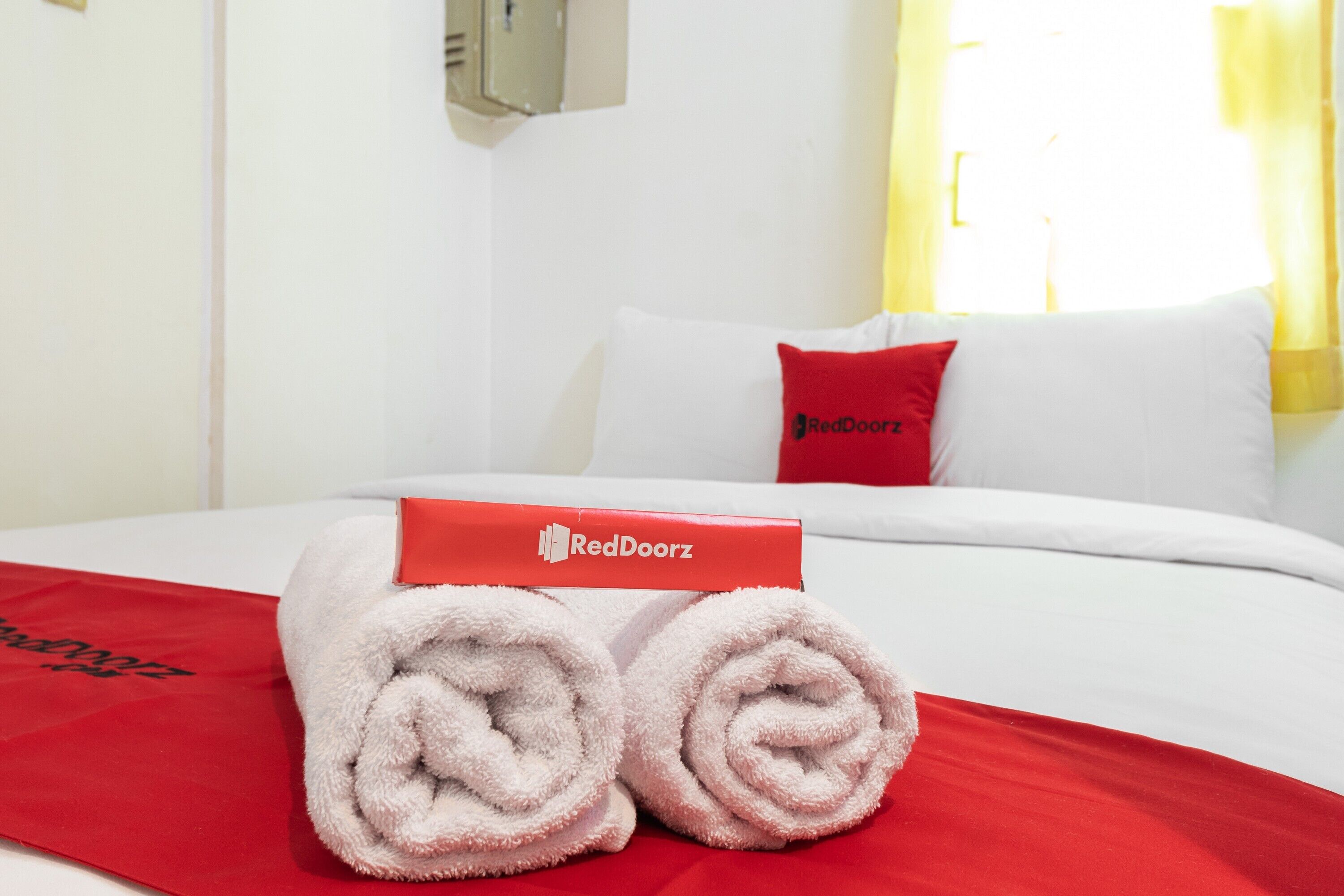 RedDoorz near Sun Plaza Medan 2