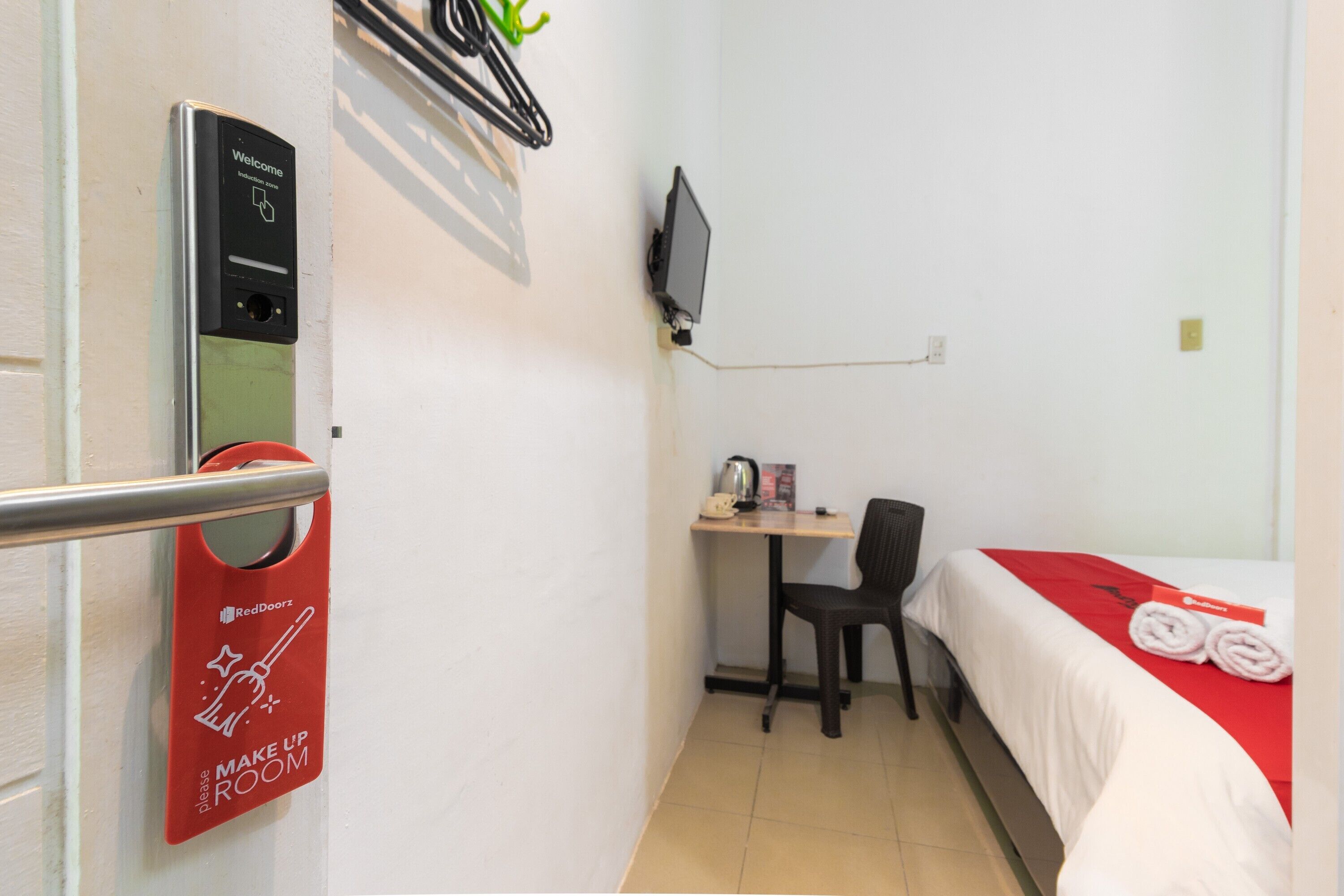 RedDoorz near Sun Plaza Medan 2