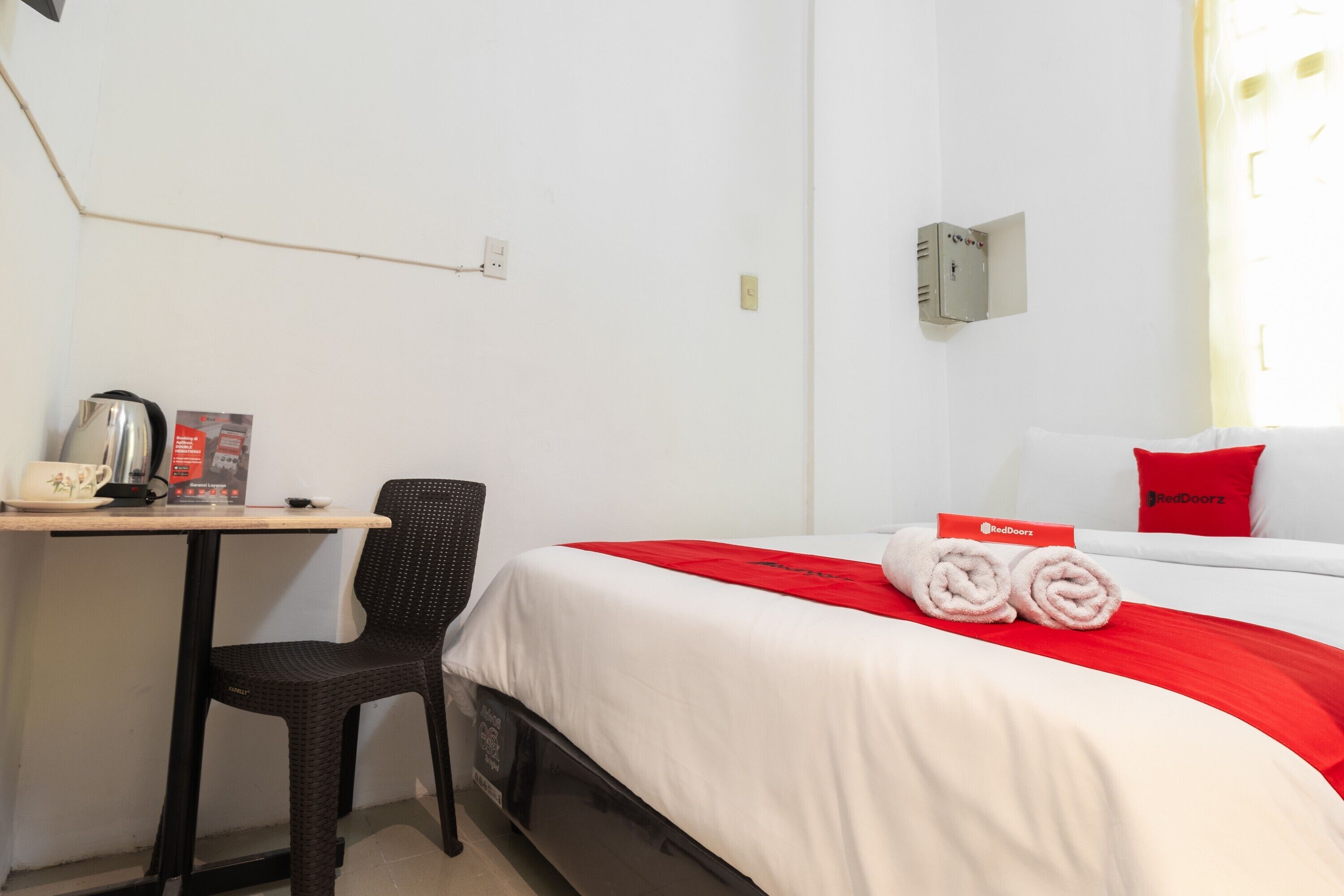 RedDoorz near Sun Plaza Medan 2