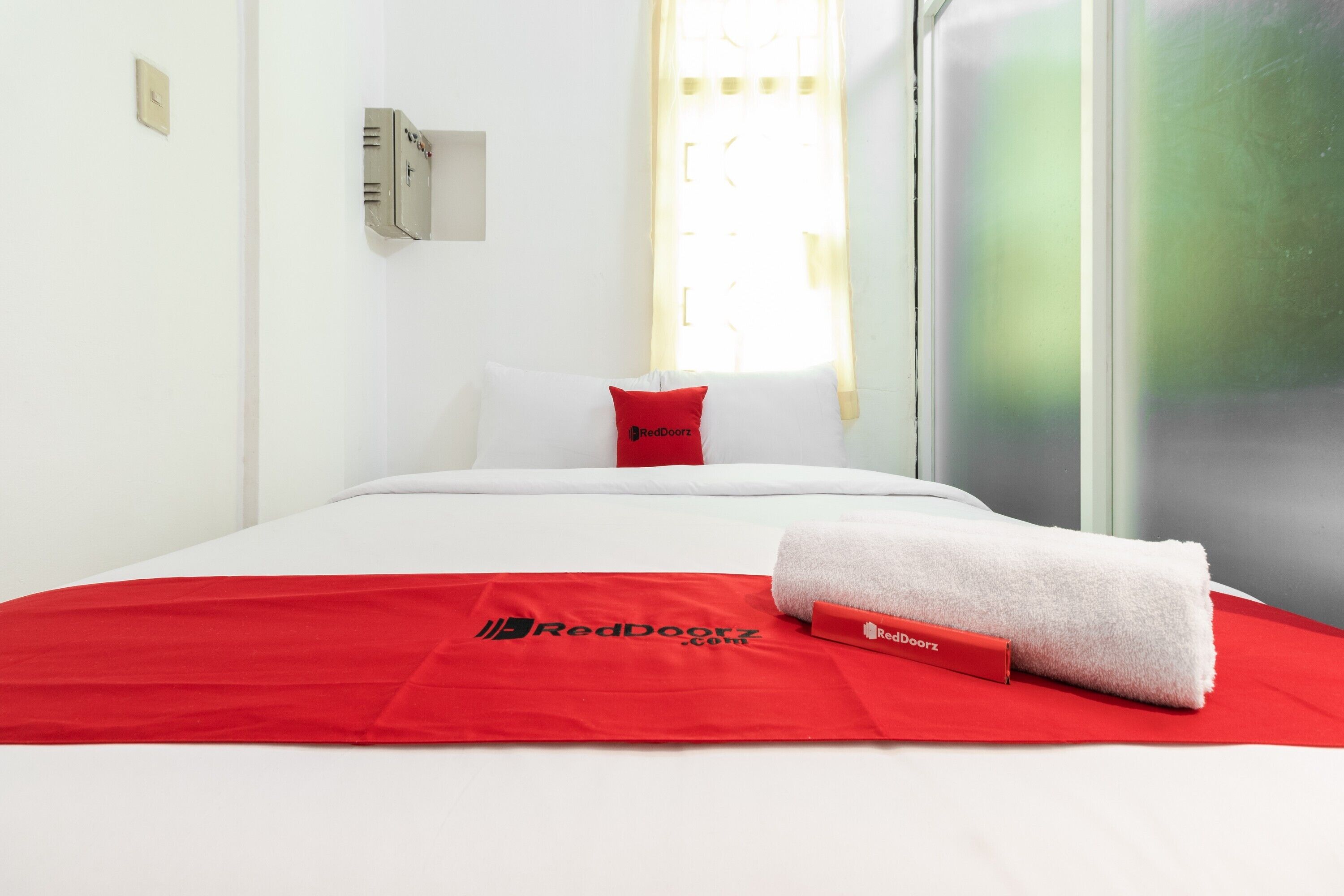 RedDoorz near Sun Plaza Medan 2