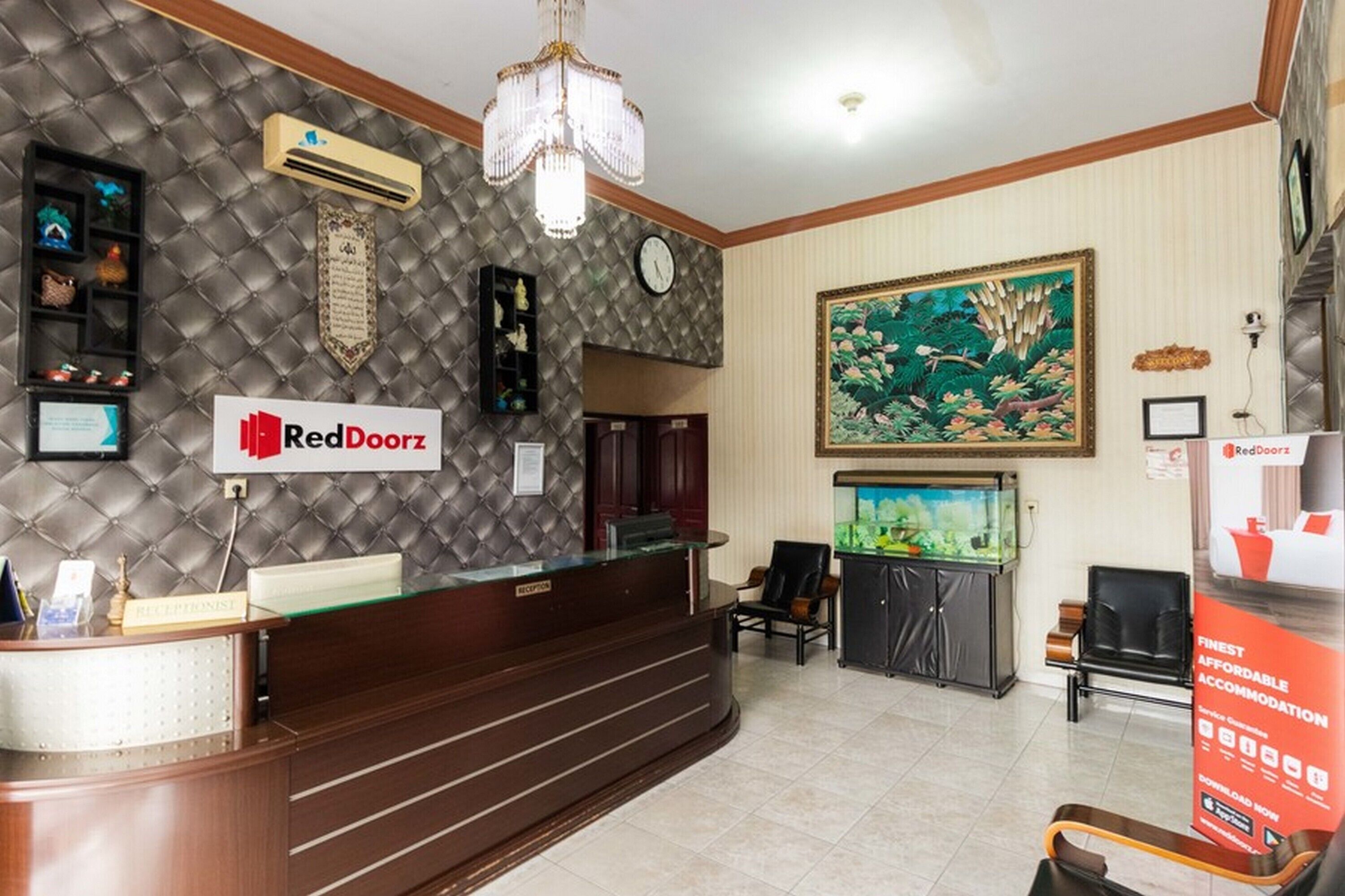 RedDoorz Syariah Near Plaza Medan Fair 2