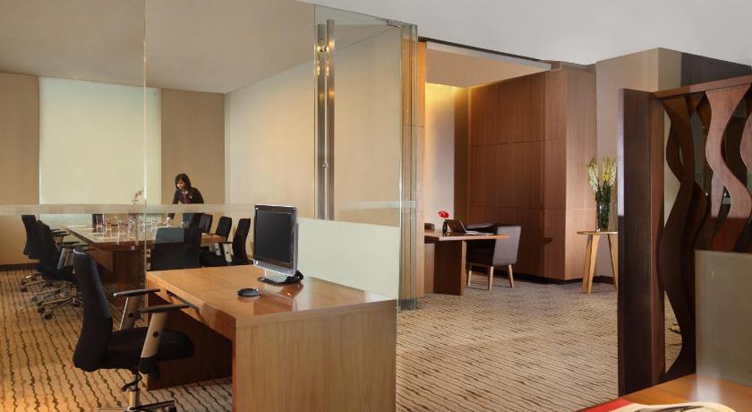 Santika Premiere Dyandra Hotel & Convention Medan