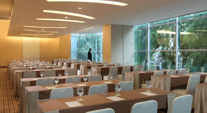 Santika Premiere Dyandra Hotel & Convention Medan