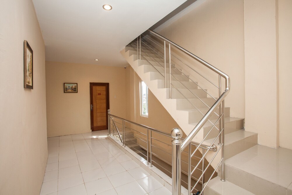 Sentosa Jaya Guest House by OYO Rooms