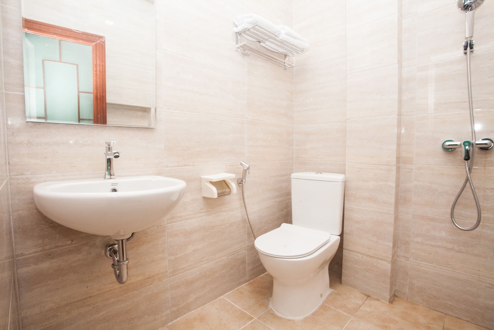 Sentosa Jaya Guest House by OYO Rooms