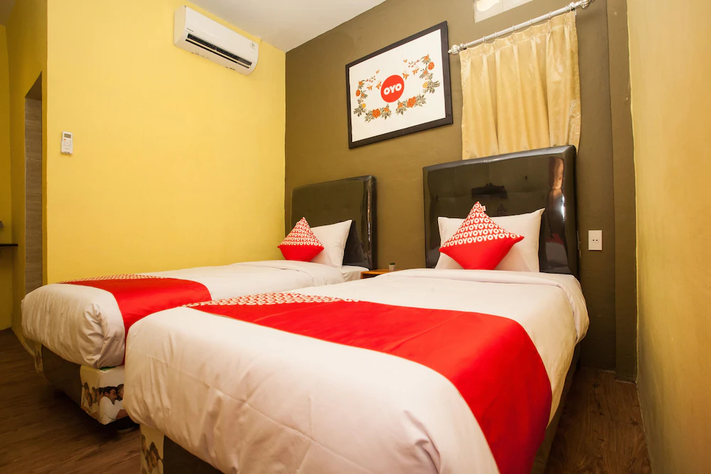 Sentosa Jaya Guest House by OYO Rooms