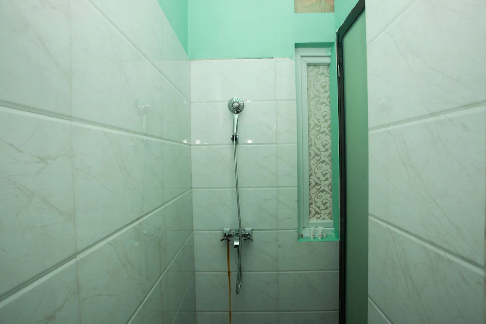 Sentosa Jaya Guest House by OYO Rooms