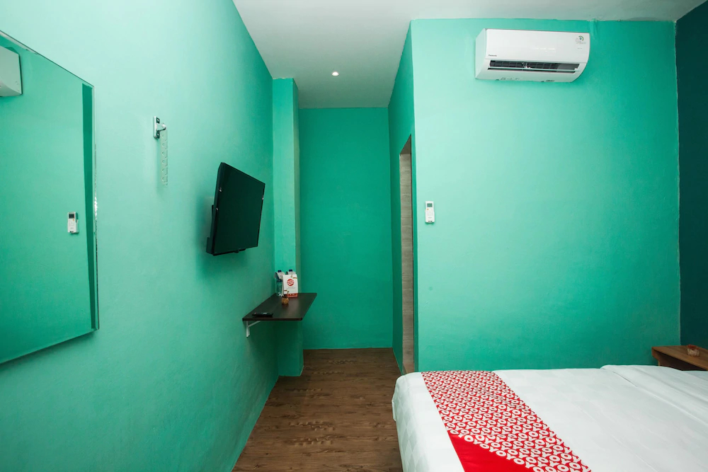 Sentosa Jaya Guest House by OYO Rooms