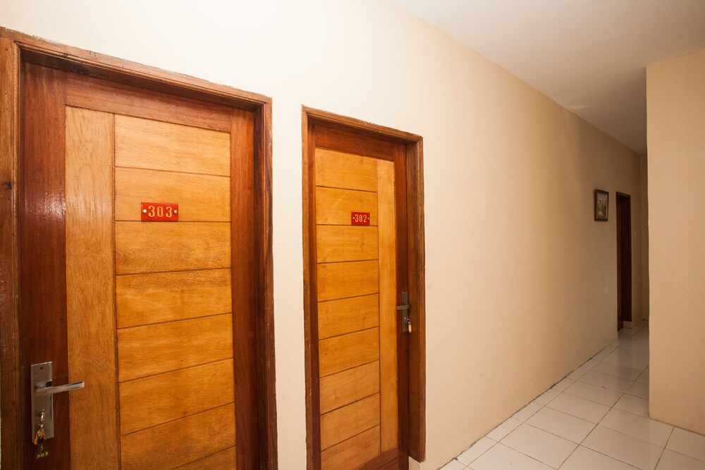 Sentosa Jaya Guest House by OYO Rooms