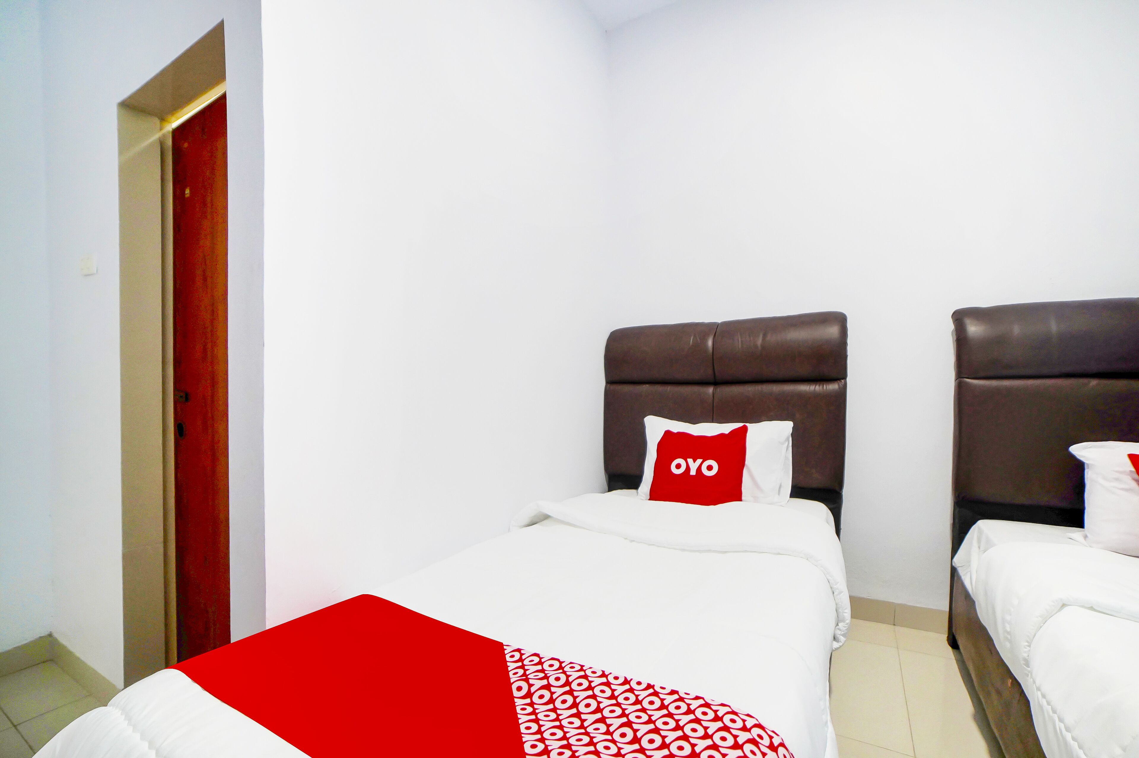 Sg Premium Guest House By Oyo Rooms