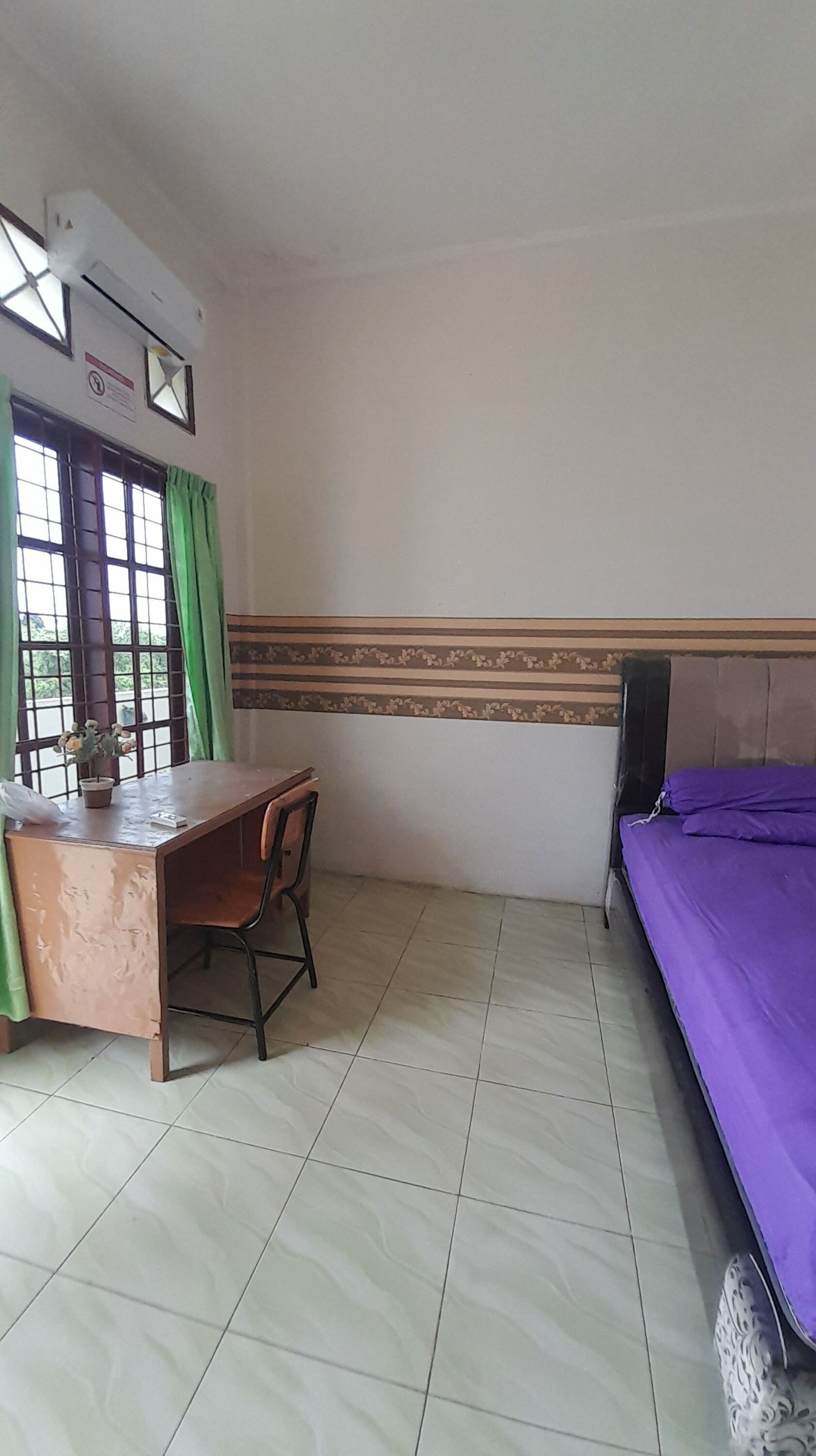 Spot On 92481 Modena Homestay Syariah