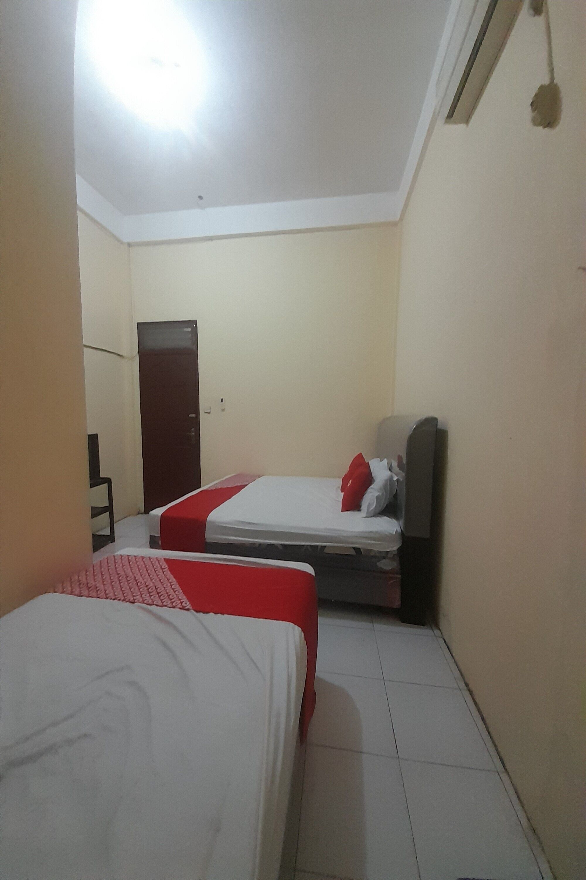 Spot On 93102 Tamara Homestay Syariah
