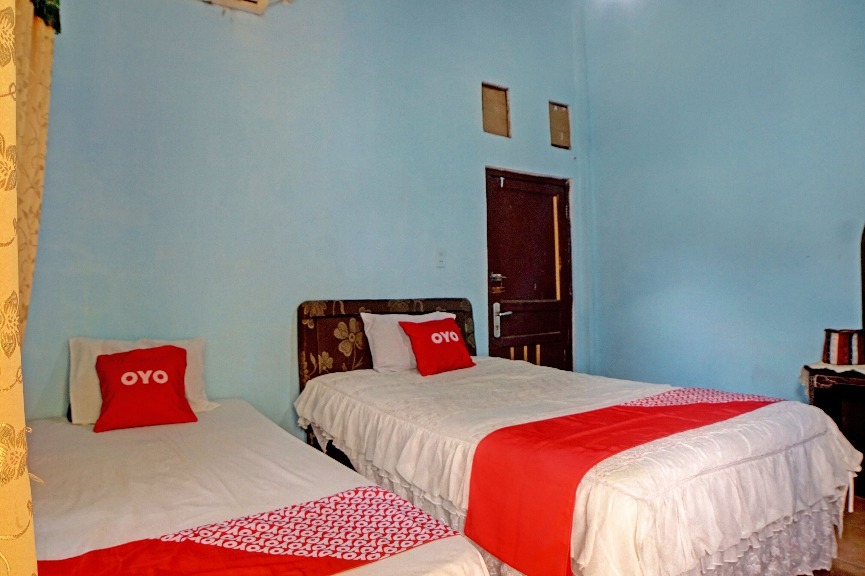 Spot On Onasis Family Inn