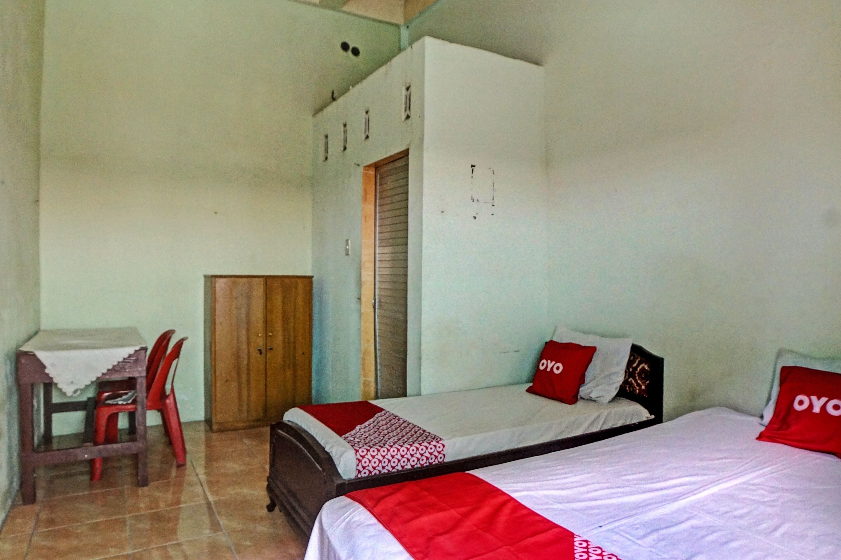 Spot On Onasis Family Inn