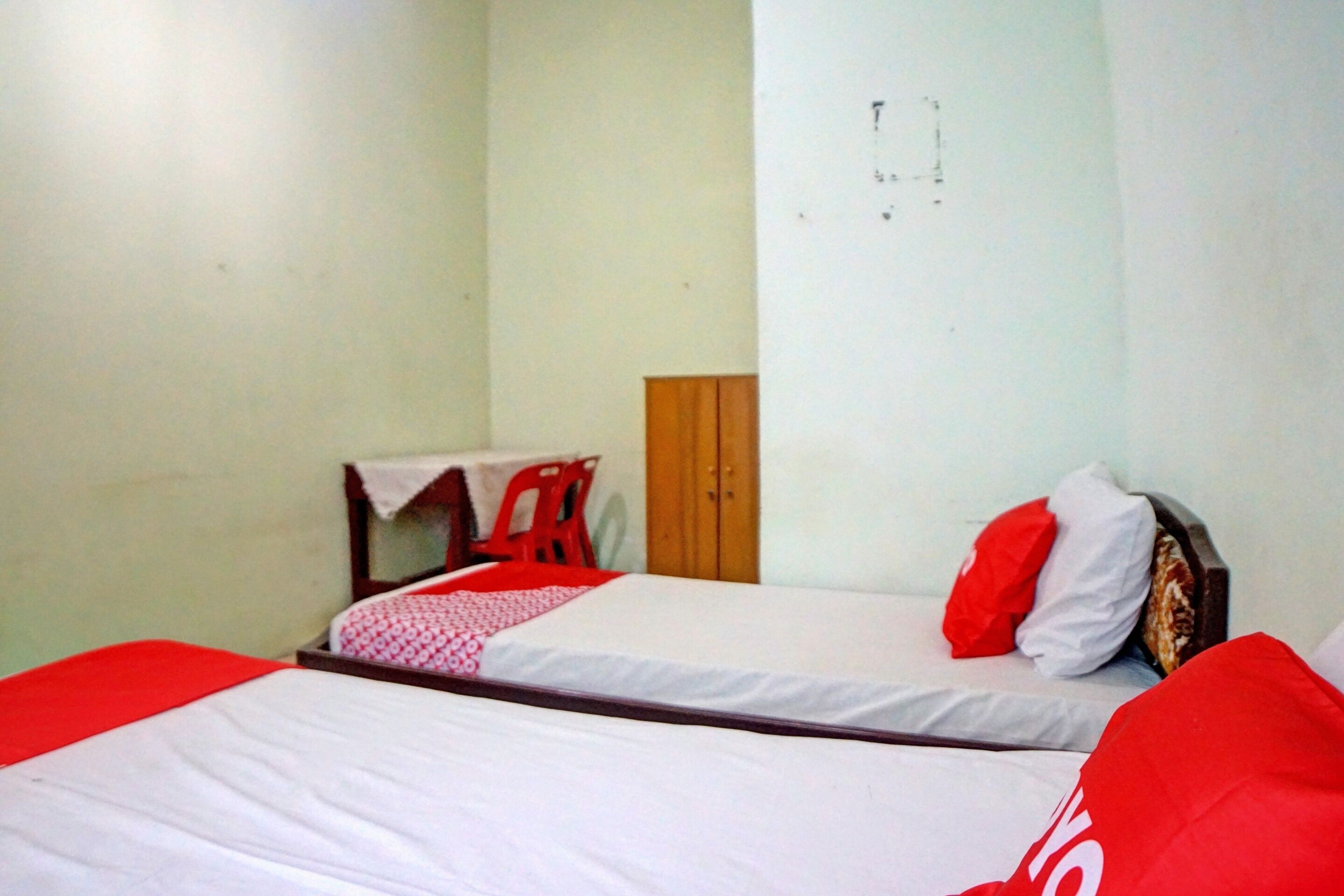 Spot On Onasis Family Inn