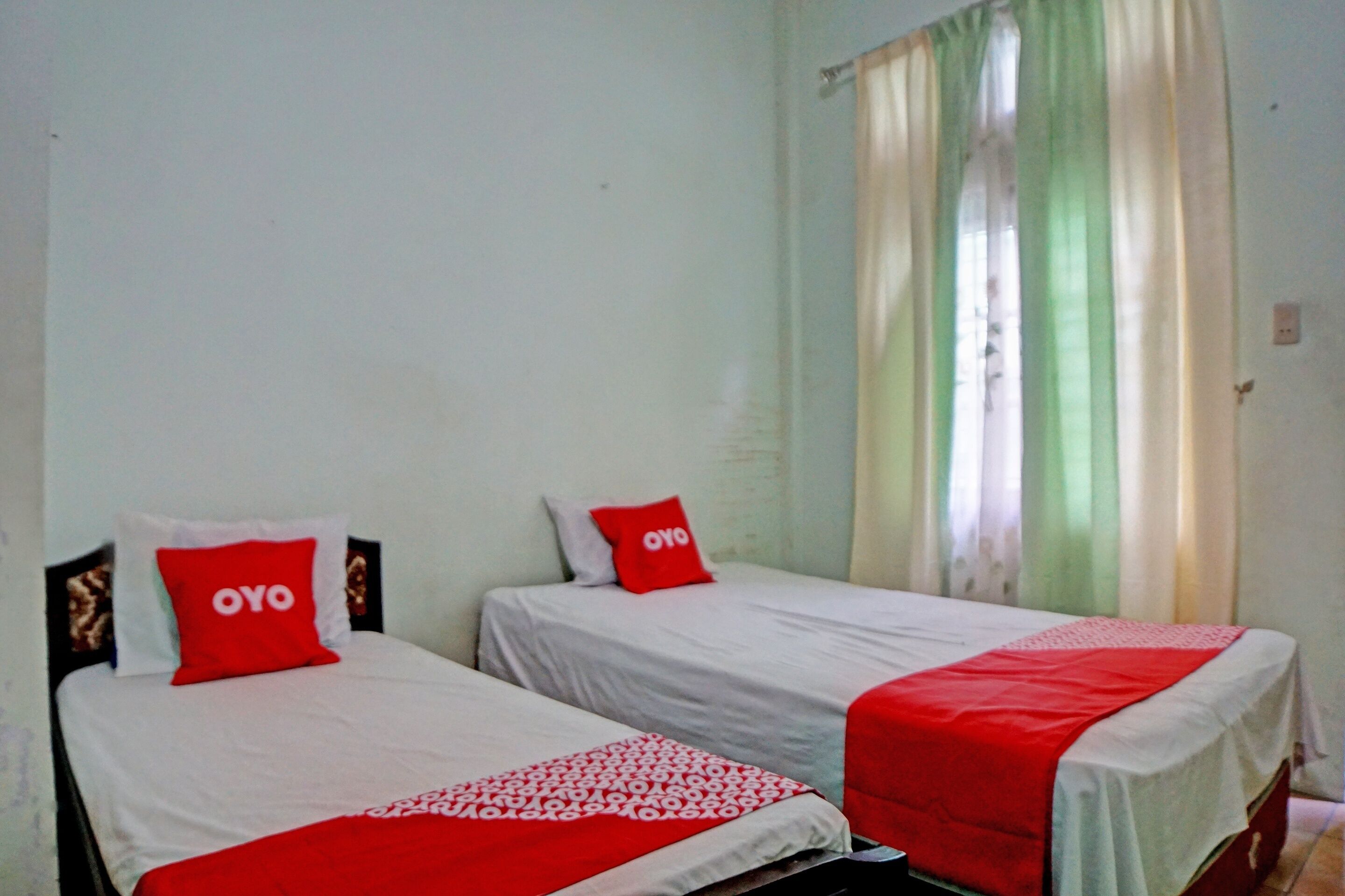 Spot On Onasis Family Inn