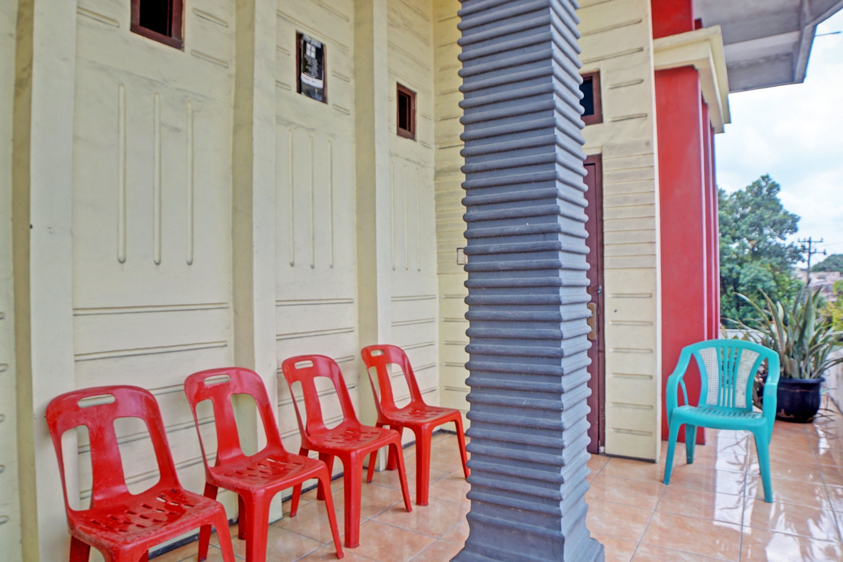 Spot On Onasis Family Inn