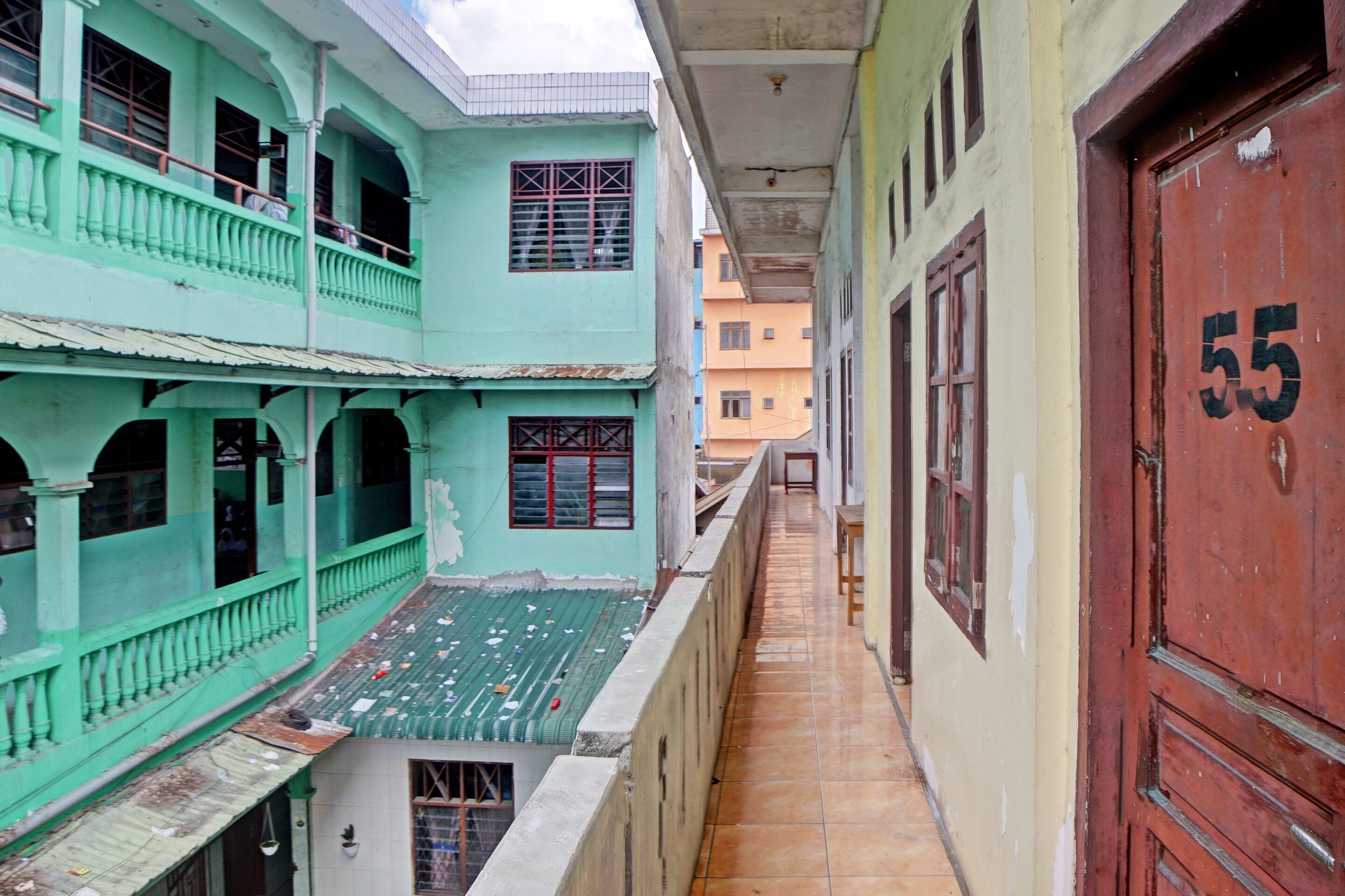 Spot On Onasis Family Inn