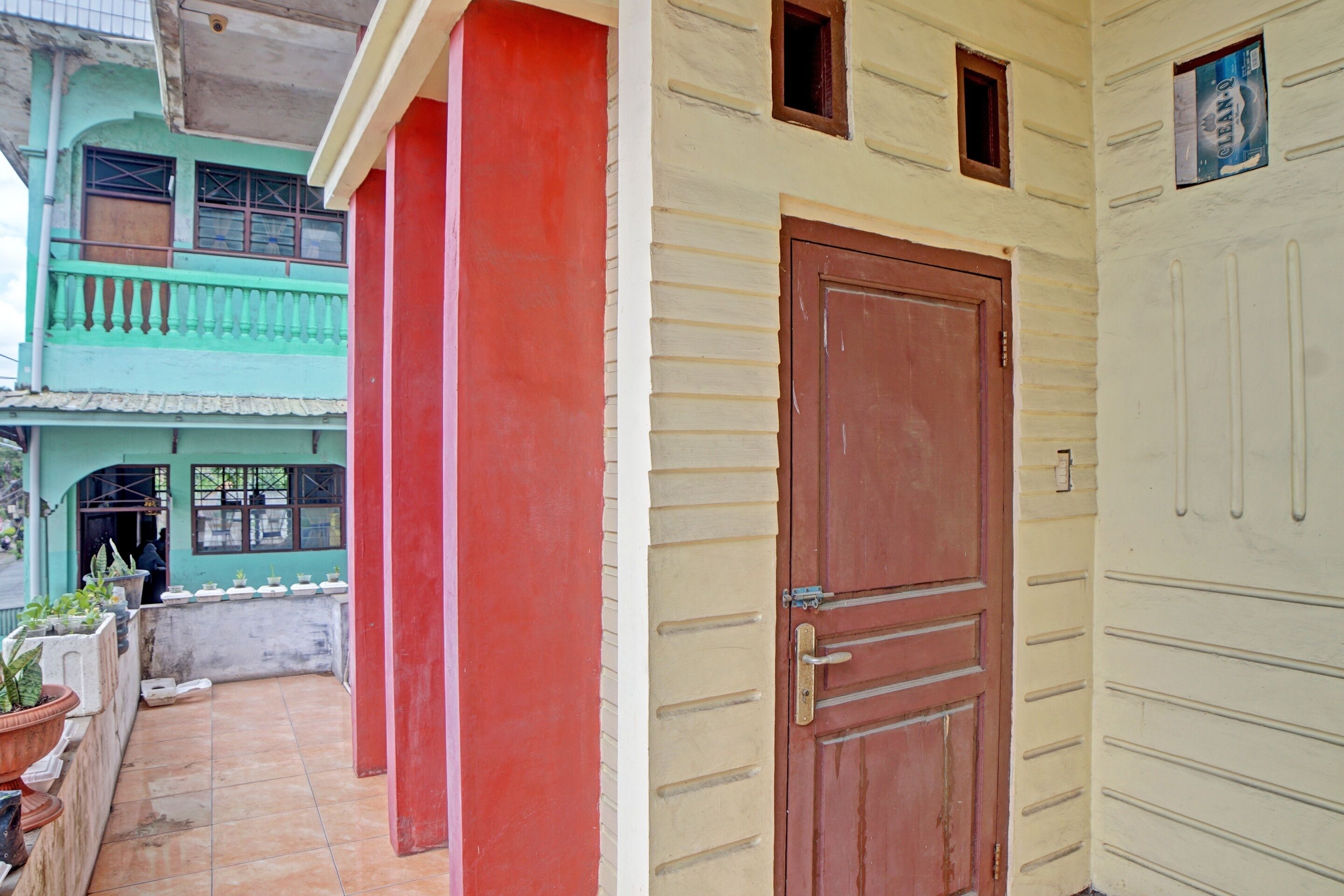 Spot On Onasis Family Inn